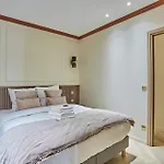 Apartment 3 Bedrooms Center Of Paris By Studio Prestige