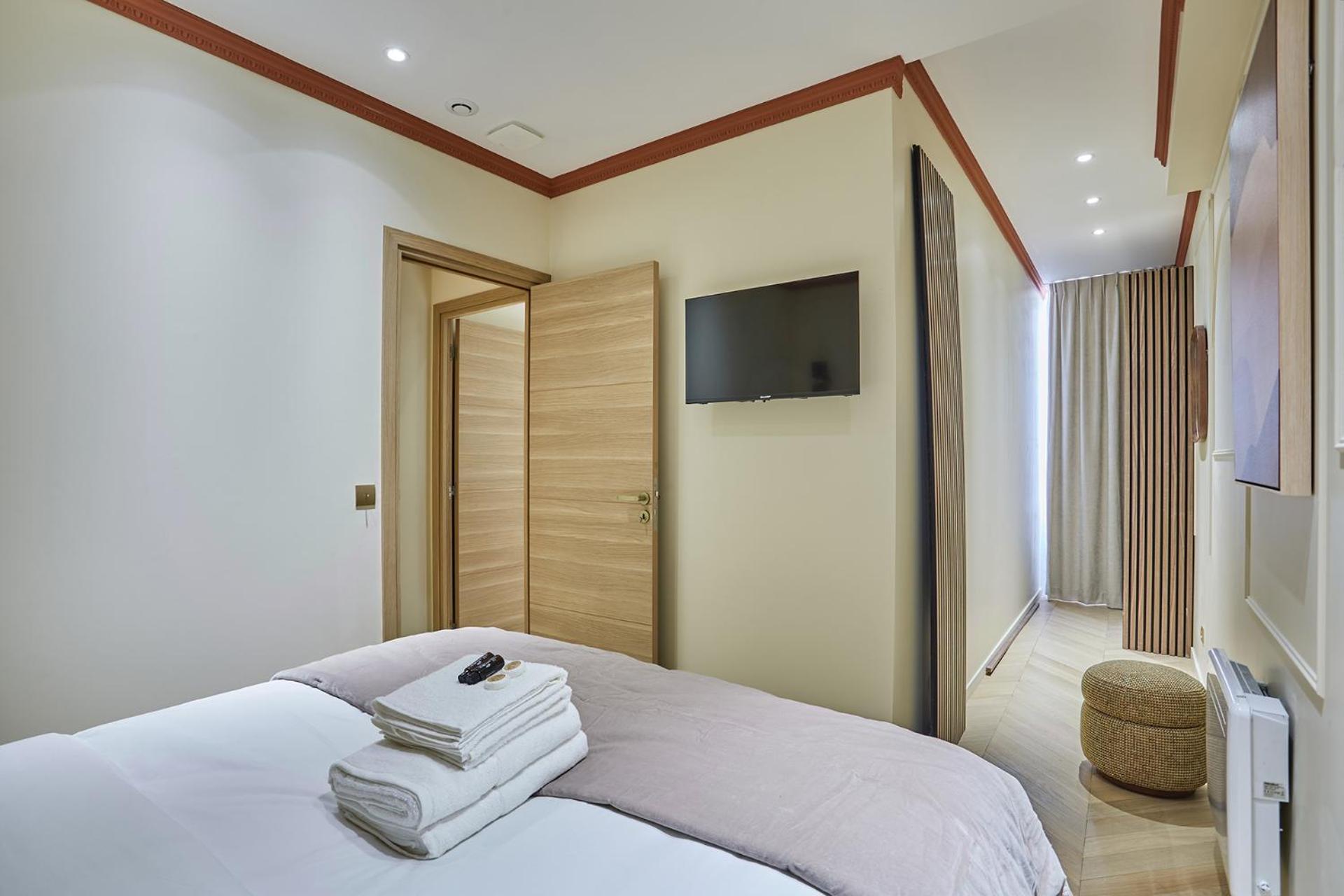 3 Bedrooms Center Of By Prestige