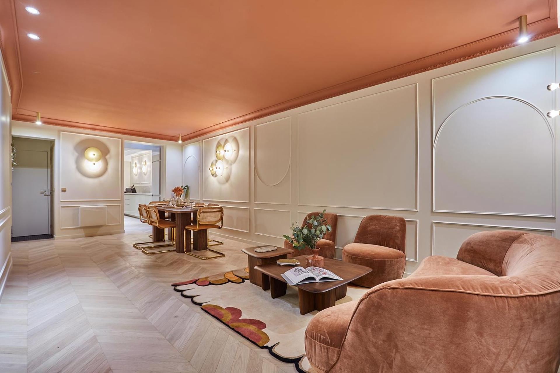 3 Bedrooms Center Of By Prestige Appartement